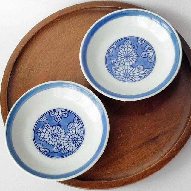 鍋島染付菊花文様/有田焼ホームセットシリーズ】小皿φ10cm - たんぽぽ