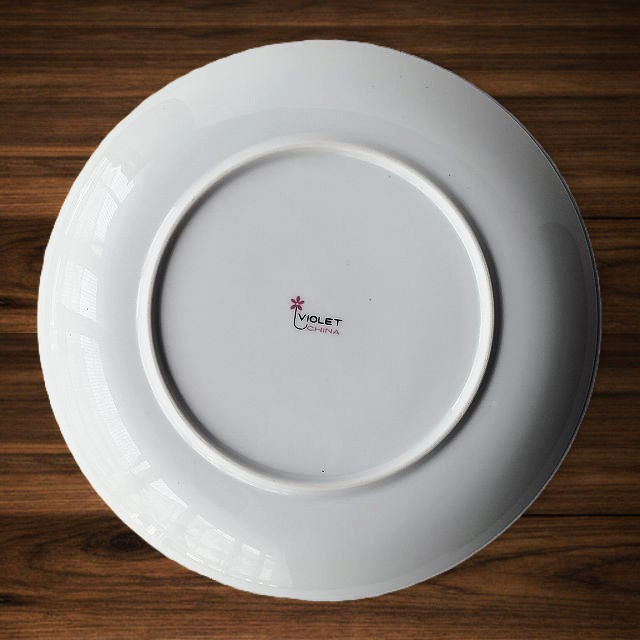 昭和レトロな洋食屋さん♪白い金線唐草アラベスク模様ディナー皿23.5cm