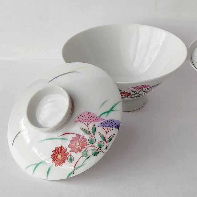 Koyo china/秋草柄/菊と女郎花柄の素敵な模様の蓋付お茶碗 - たんぽぽ
