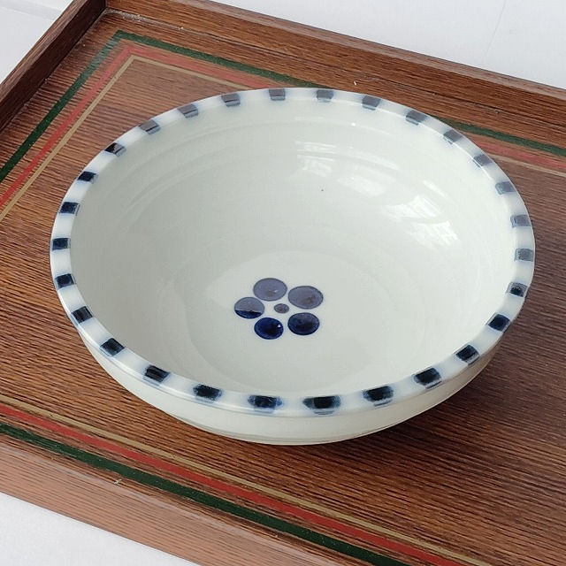 藍色木草ワンポイント梅鉢紋の深型大鉢 - たんぽぽ|昭和レトロ食器