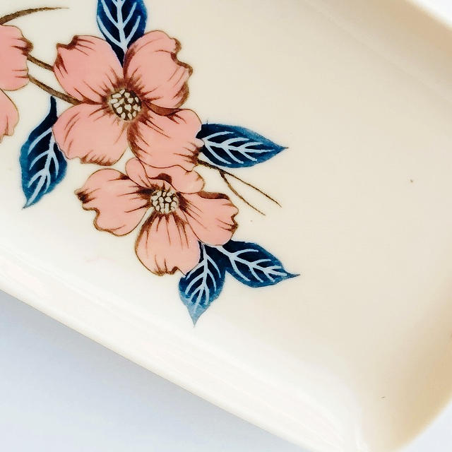 ピンク桜の花柄のアイボリー長角皿/スイーツトレー/サンドイッチ皿など