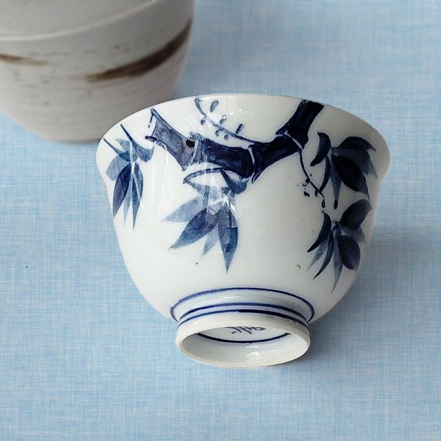 有田焼/玉露煎茶小さ目朝顔形の染付竹林柄湯呑み - たんぽぽ|昭和