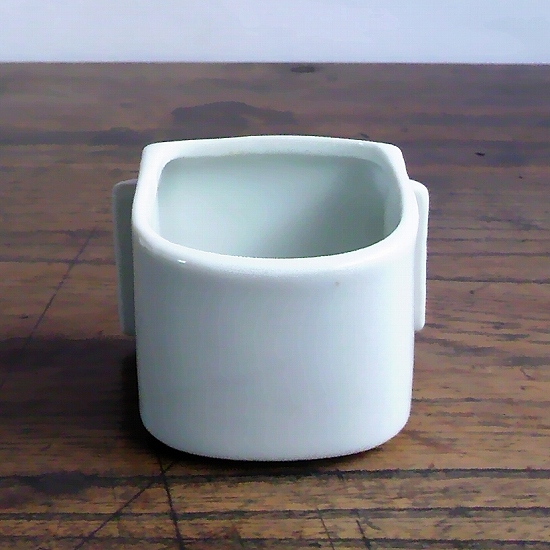 鳥さんの陶器製えさ入れ(白・四角型)/訳アリ形歪み - たんぽぽ|昭和