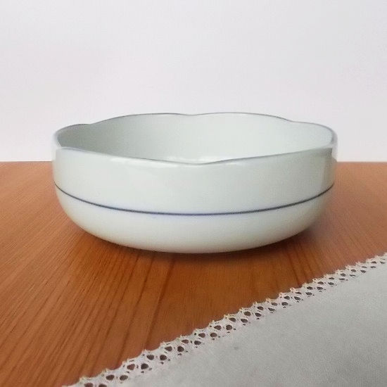 和モダンな葡萄ぶどう柄の青ライン大深鉢 - たんぽぽ|昭和レトロ食器