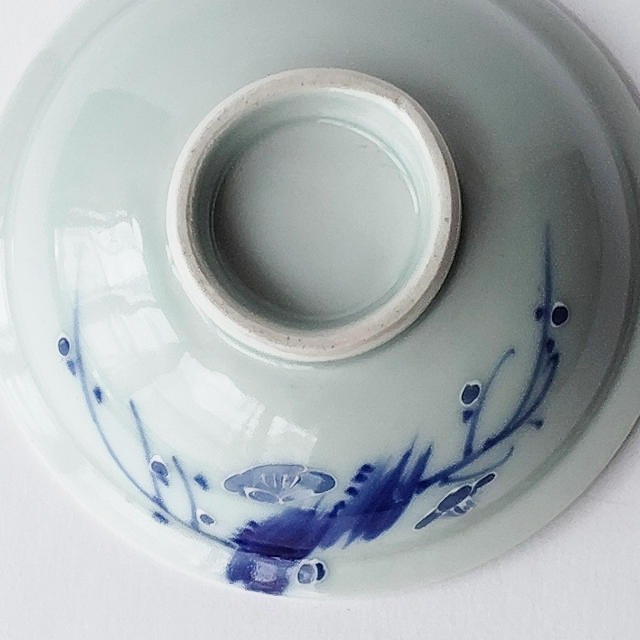 蓋ファン】蓋付き丼の【蓋だけ】染付白一珍梅の花枝図 - たんぽぽ