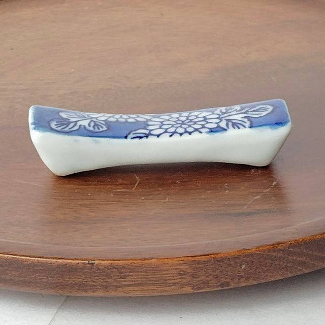 鍋島染付菊花文様/有田焼ホームセットシリーズ】お箸置き - たんぽぽ
