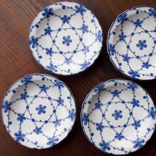 昭和レトロ豆皿小皿☆藍色梅の花網目柄花形小皿12cm - たんぽぽ|昭和