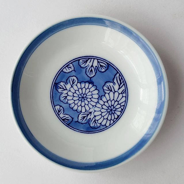 鍋島染付菊花文様/有田焼ホームセットシリーズ】小皿φ10cm - たんぽぽ