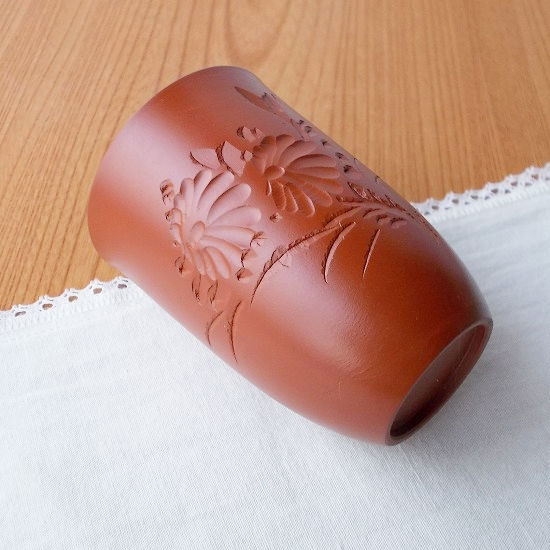 昭和レトロ朱泥長湯呑み【菊花彫り】日本製 - たんぽぽ|昭和レトロ食器