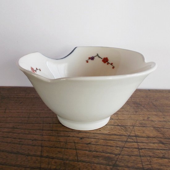 素朴で可愛い昭和レトロ食器/梅花銀青フチ花型変形中鉢 - たんぽぽ