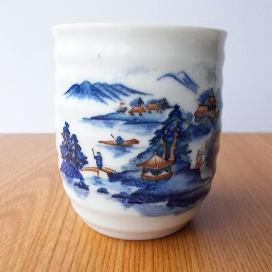 山水絵ろくろめアイボリー長湯呑み - たんぽぽ|昭和レトロ食器・趣味の陶器