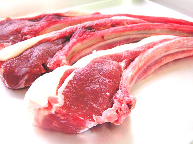 イノチョップ 骨付き猪肉ロース 300g以上 （3～4本入） | イノシシ肉