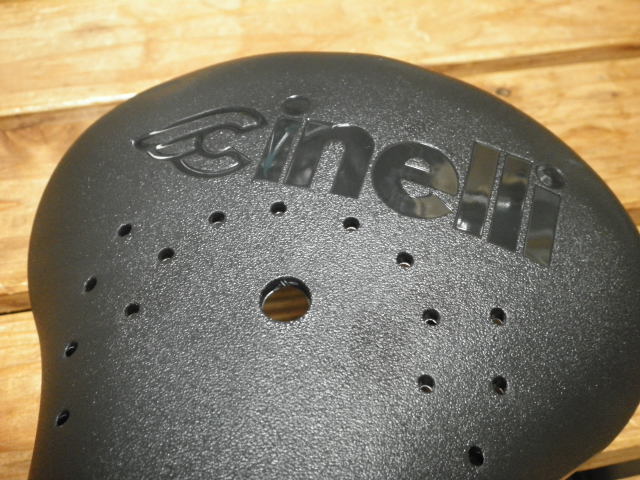チネリ ウニカニトール CMX サドル 