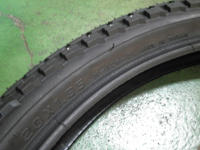 20インチ MAXXIS ホーリーローラー 20×1.95 タイヤ | オールドBMX