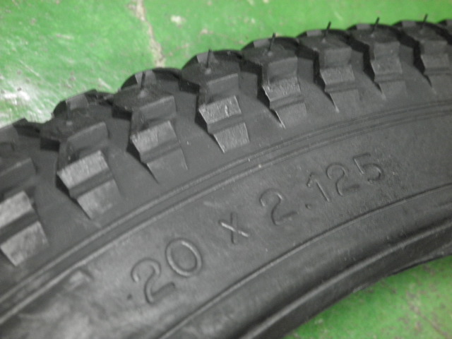 20インチ shinko ゴールデンボーイ タイヤ 20×2.125 