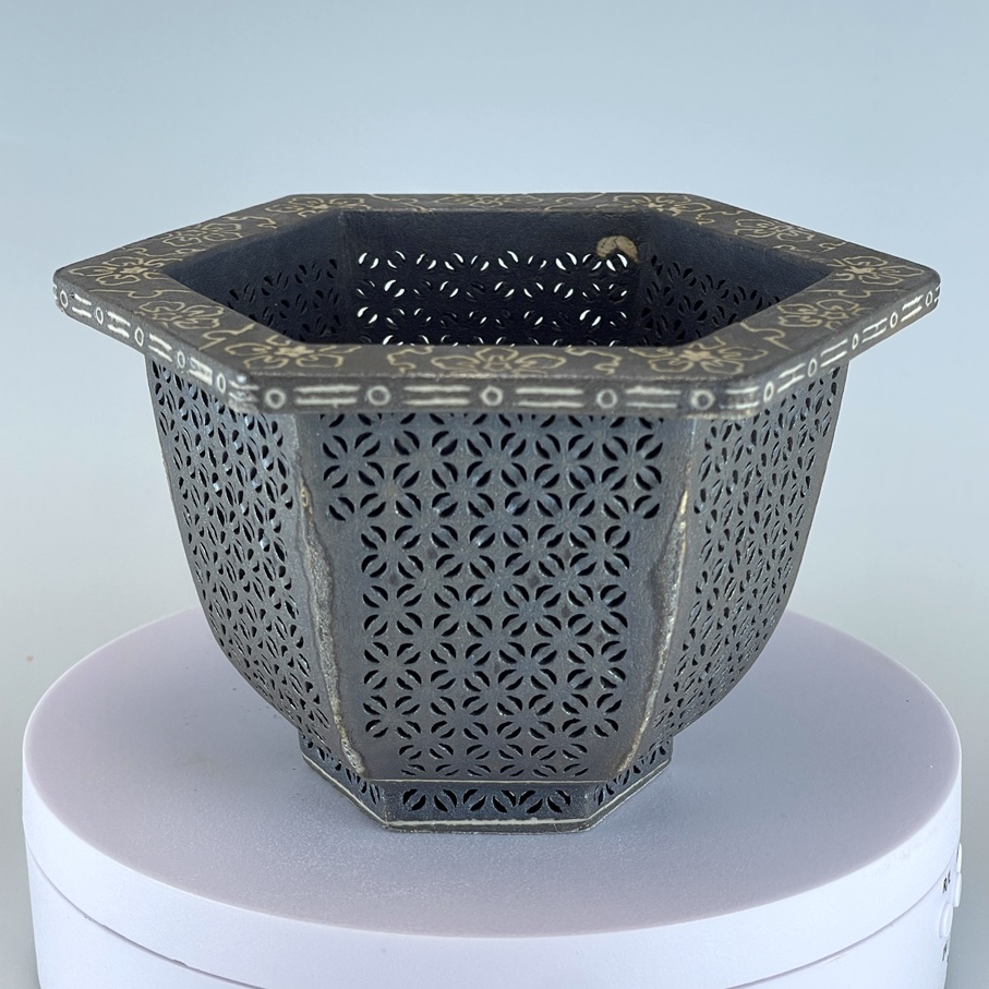 扁壺瓶形 花唐草紋 七宝 水柱 水滴 七宝楕円瓶形唐花文水滴 文化遺産オンライン