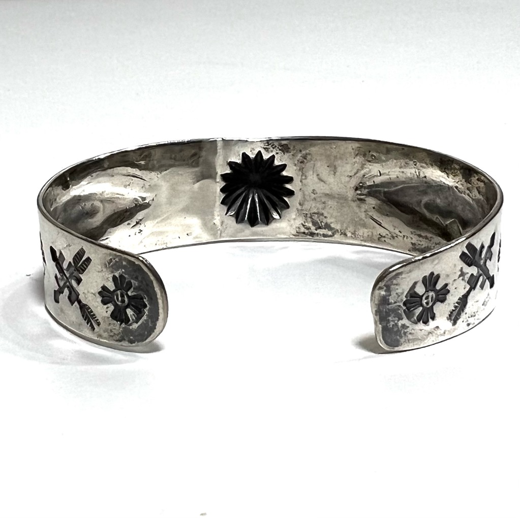 30s NAVAJO. FRED HARVEY. SWASTIKA BANGLE. | 古着屋【True 30s NAVAJO. FRED HARVEY. SWASTIKA BANGLE. | 古着屋【True