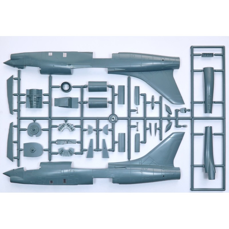 ソードSWD72149 1/72 F8U-1P/RF-8A クルセーダー ｢キューバ危機