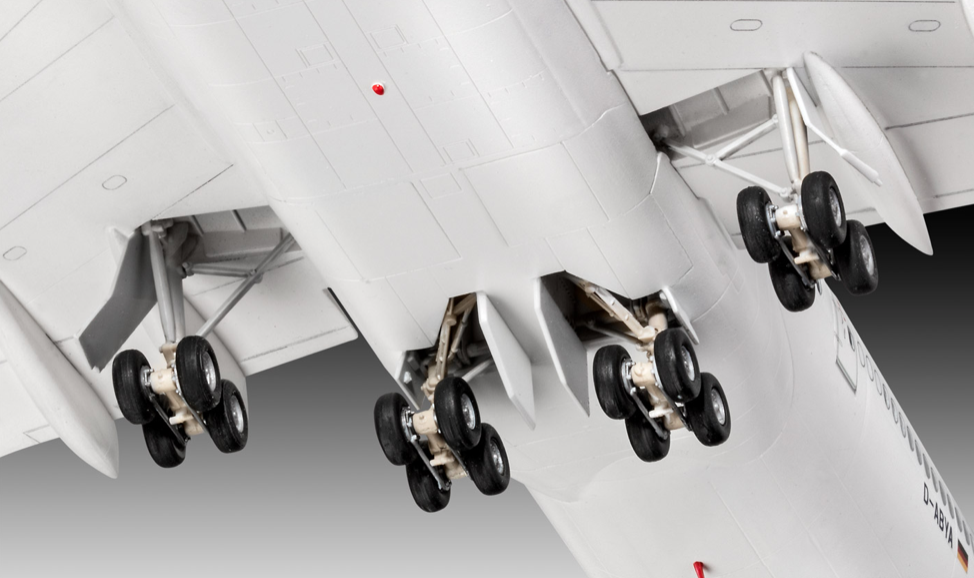 ドイツレベル 03891 1/144 ボーイング747-8 Lufthansa New Livery