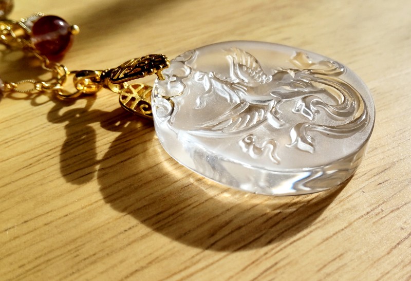 鳳凰　水晶　彫り 水晶・鳳凰手彫り（深彫り／台形型） – 天然石の店 ふうちゃん