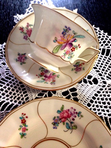 英国 アンティーク George Jones & Sons 小花のティートリオ