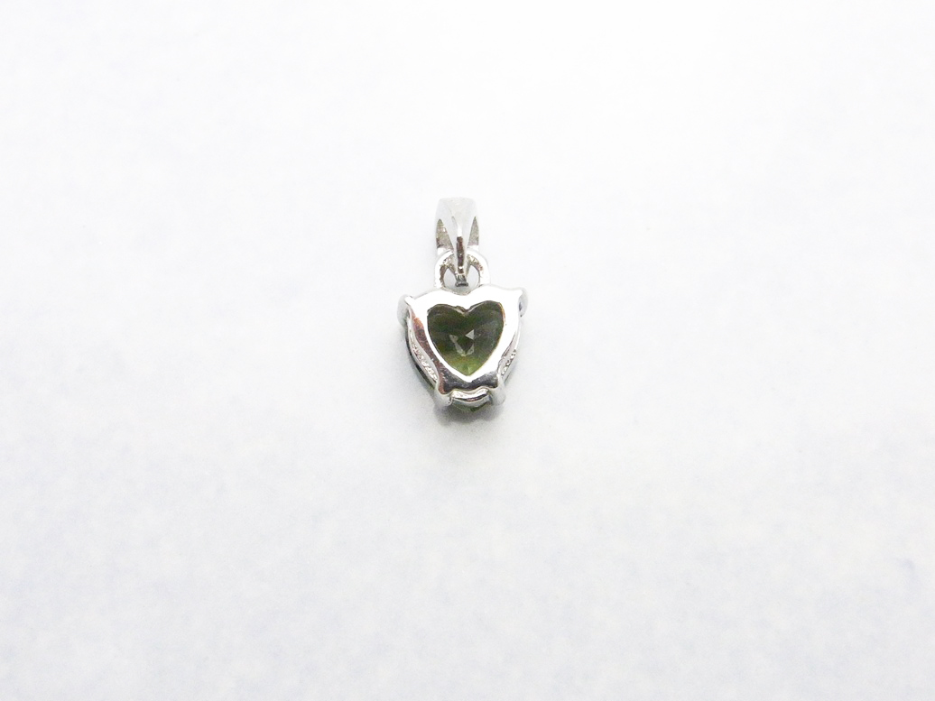 ペンダントトップ／ハートカット6mm② | モルダバイト通販専門店